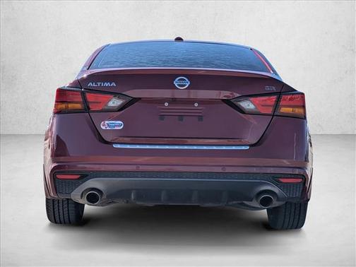 2022 Nissan Altima SR FWD