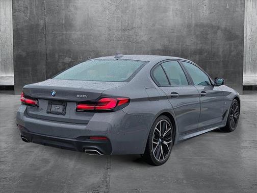 2021 BMW 540 540i