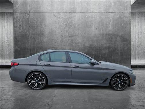 2021 BMW 540 540i