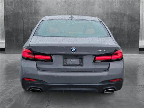 2021 BMW 540 540i