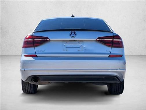2019 Volkswagen Passat 2.0T Wolfsburg Edition