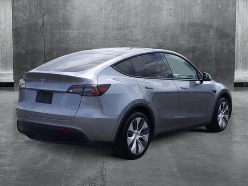 2024 Tesla Model Y Long Range Dual Motor All-Wheel Drive