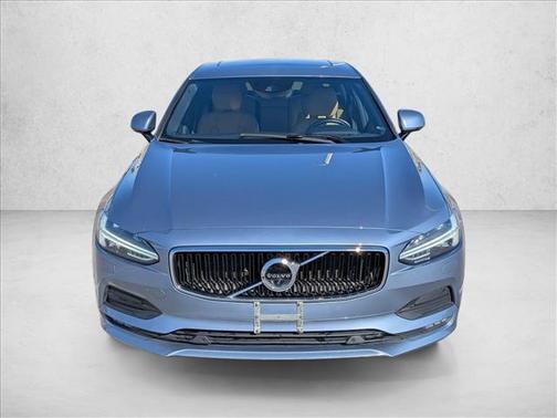2020 Volvo S90 T6 Momentum