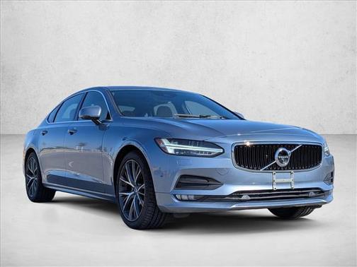 2020 Volvo S90 T6 Momentum