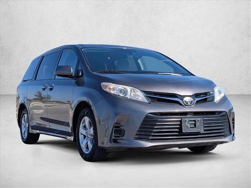 2019 Toyota Sienna LE
