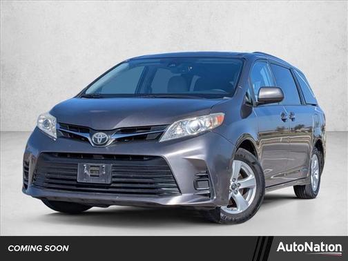 2019 Toyota Sienna LE
