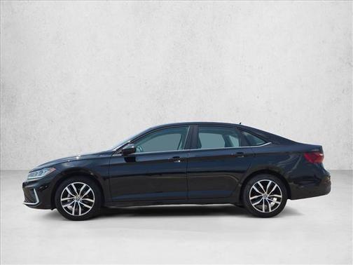 Kings Red Metal 2025 Volkswagen Jetta 1.5T SE