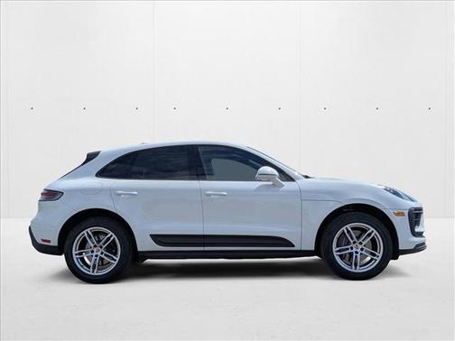 2022 Porsche Macan AWD