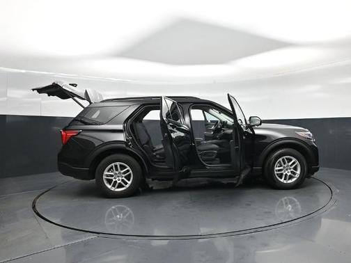 AGATE BLACK METALLIC 2025 Ford Explorer ACTIVE