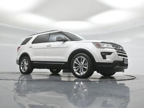 WHITE PLATINUM MET TRI-COAT 2018 Ford Explorer XLT