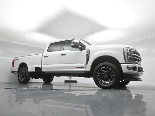 STAR WHITE 2024 Ford F-250 PLATINUM