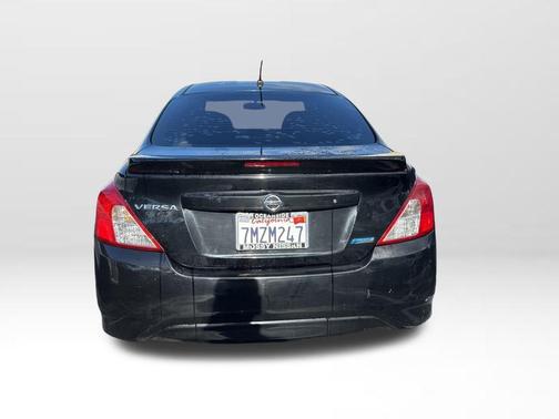 2015 Nissan Versa 1.6 S+