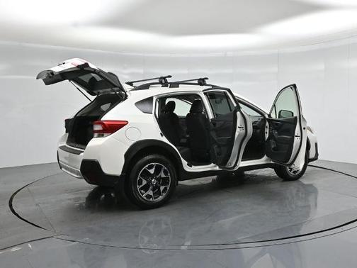 Crystal White Pearl 2018 Subaru Crosstrek 2.0I PREMIUM