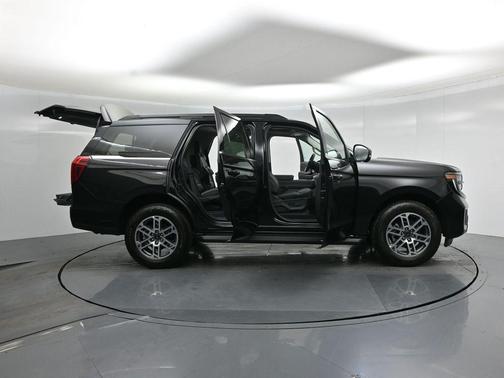 Black Metallic 2026 Ford Expedition Active