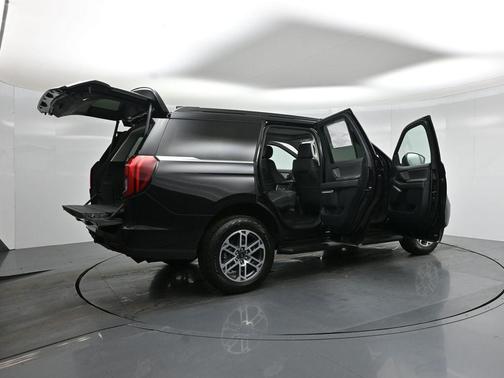 Black Metallic 2026 Ford Expedition Active