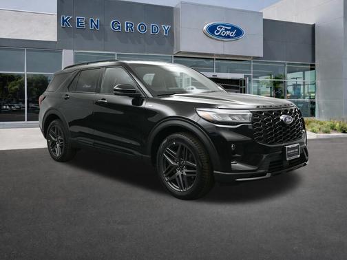 Black Metallic 2026 Ford Explorer ST-Line