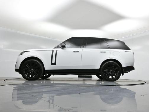 2025 Land Rover Range Rover P550e SE