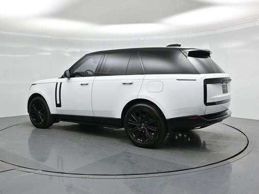 2025 Land Rover Range Rover P550e SE