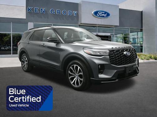 Carbonized Gray Metallic 2025 Ford Explorer ST-Line