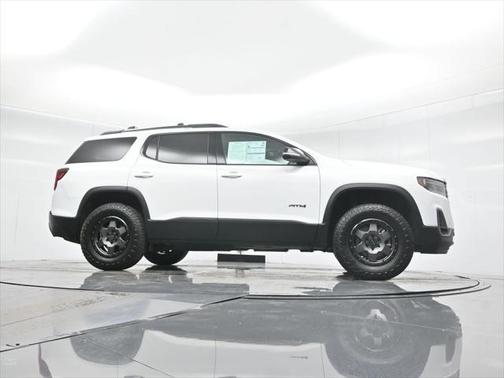 2023 GMC Acadia AWD AT4