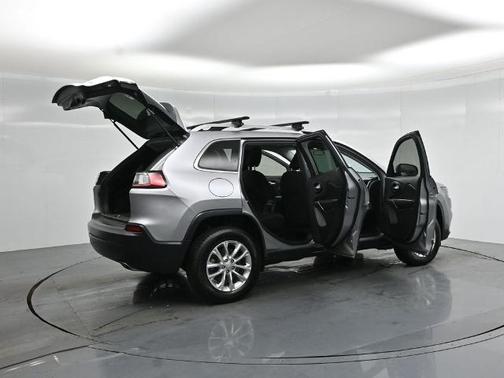 Billet Silver Clearcoat Metallic 2019 Jeep Cherokee LATITUDE