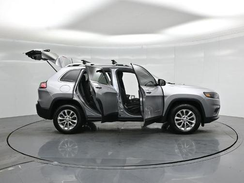Billet Silver Clearcoat Metallic 2019 Jeep Cherokee LATITUDE
