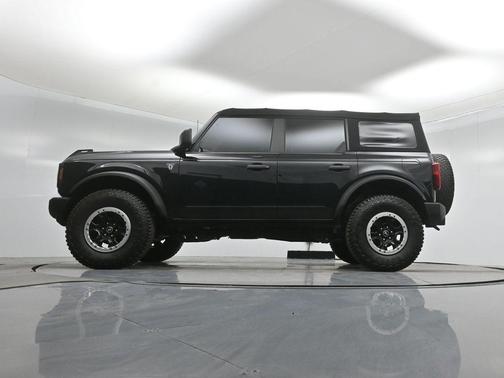 SHADOW BLACK 2022 Ford Bronco BASE