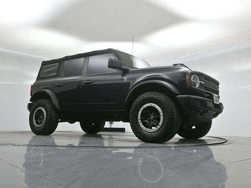 SHADOW BLACK 2022 Ford Bronco BASE