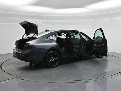 Meteorite Gray Metallic 2025 Honda Accord SE