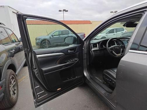 Predawn Gray Mica 2019 Toyota Highlander XLE