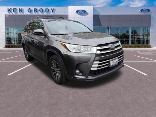 Predawn Gray Mica 2019 Toyota Highlander XLE