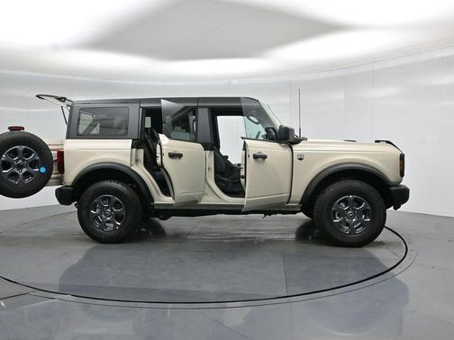 Desert Sand 2026 Ford Bronco Big Bend