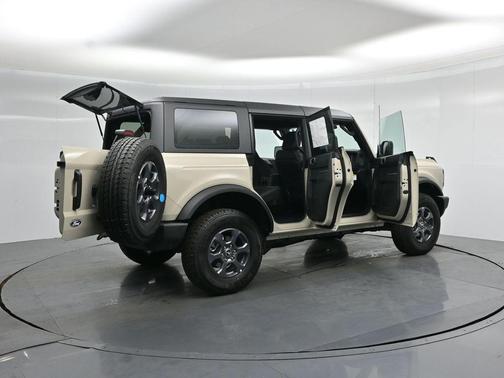 Desert Sand 2026 Ford Bronco Big Bend