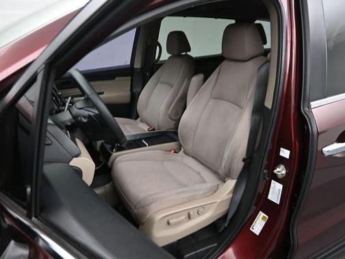 Deep Scarlet Pearl 2020 Honda Odyssey EX