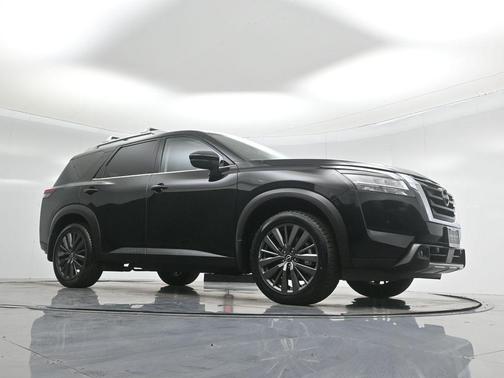 2022 Nissan Pathfinder SL 2WD