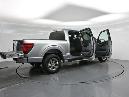 ICONIC SILVER METALLIC 2024 Ford F-150 XLT