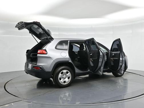 2017 Jeep Cherokee Sport