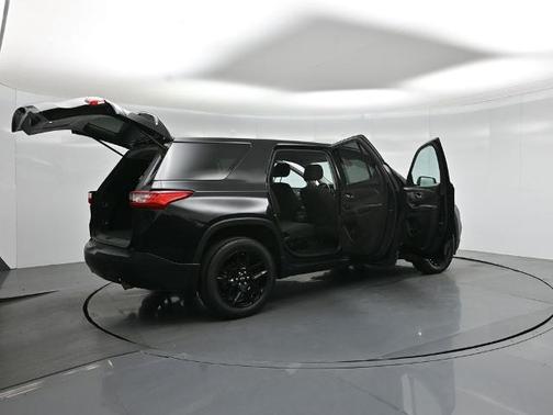 Mosaic Black Metallic 2020 Chevrolet Traverse LS W/1LS
