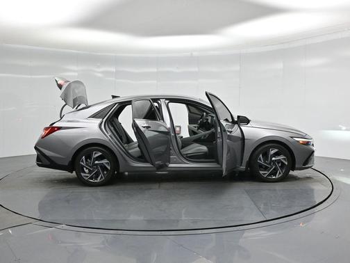 2024 Hyundai ELANTRA HEV Limited