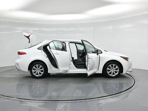 Ice 2023 Toyota Corolla LE