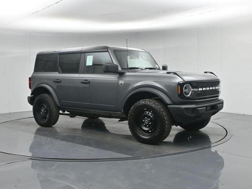 Carbonized Gray Metallic 2026 Ford Bronco Big Bend