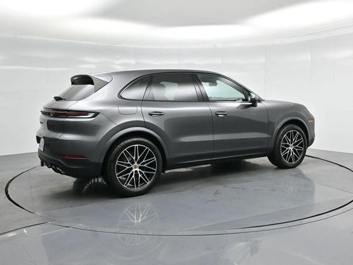 2024 Porsche Cayenne Base