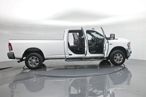 2024 RAM 3500 Big Horn Crew Cab 4x4 8' Box