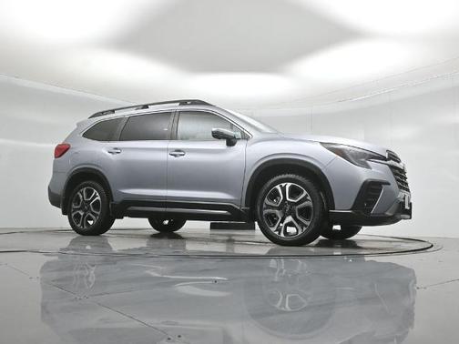 Ice Silver Metallic 2023 Subaru Ascent LIMITED 8-PASSENGER