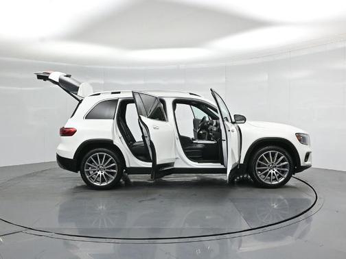Polar White 2021 Mercedes-Benz GLB 250 BASE