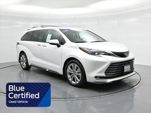 2024 Toyota Sienna Platinum 7 Passenger