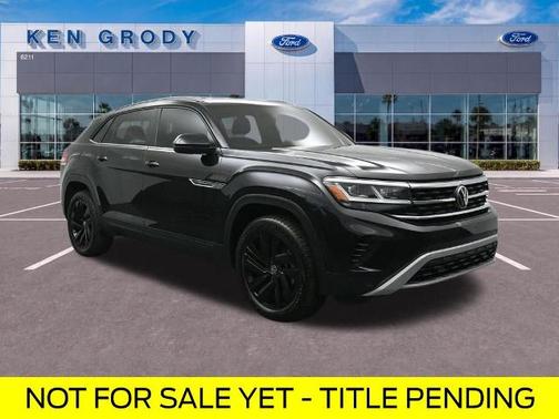 Deep Black Pearl Effect 2023 Volkswagen Atlas Cross Sport 3.6 V6 SE W/ TECHNOLOGY