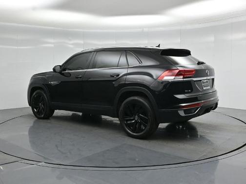 Deep Black Pearl Effect 2023 Volkswagen Atlas Cross Sport 3.6 V6 SE W/ TECHNOLOGY