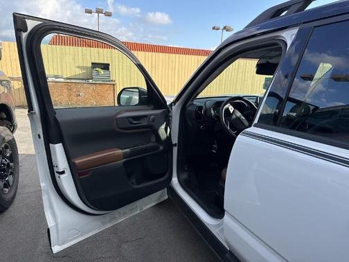 OXFORD WHITE 2024 Ford Bronco Sport OUTER BANKS