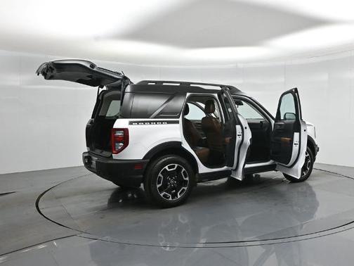 OXFORD WHITE 2024 Ford Bronco Sport OUTER BANKS